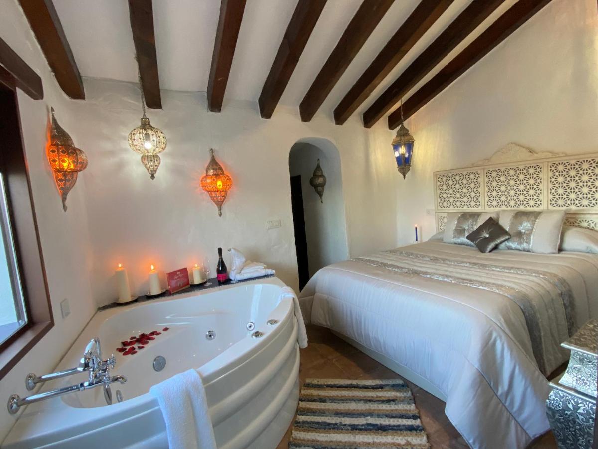 El Escondite De Martina, Aticos Romanticos Setenil De Las Bodegas Bagian luar foto