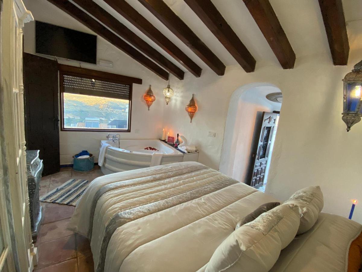 El Escondite De Martina, Aticos Romanticos Setenil De Las Bodegas Bagian luar foto